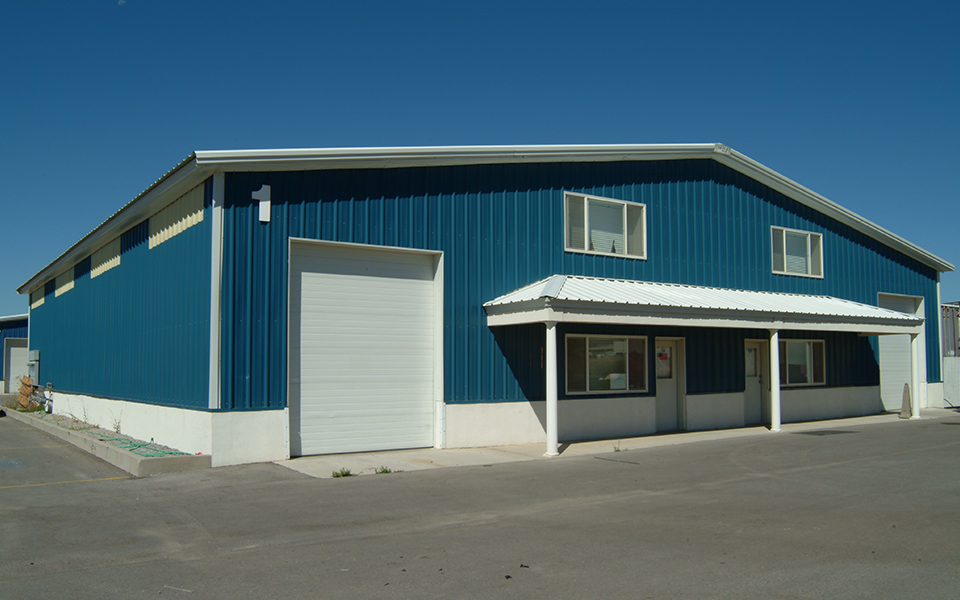 What is professional metal warehouse building shelves system?